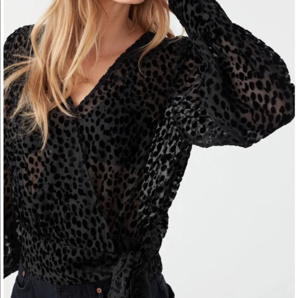 & Other Stories Leopard Jacquard Wrap Blouse black Size 0‎